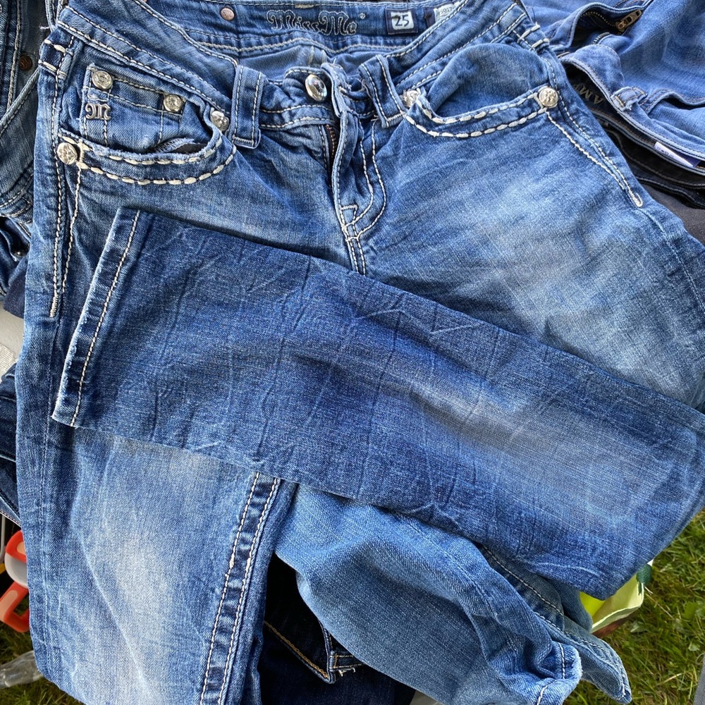 Ladies Miss Me jeans size 25.